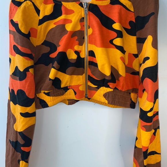 Cropped orange army hoodie - Picture 10 of 12